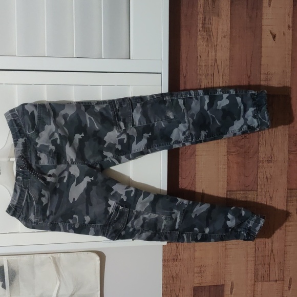 Pants and short for kids - Picture 2 of 6